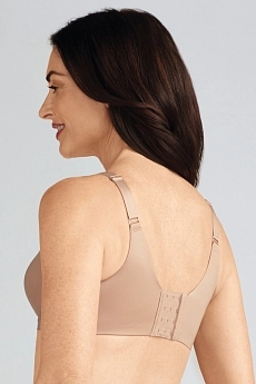 magdalenasb-0463-nude-back.jpg