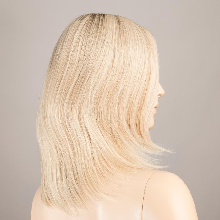pastelblonde rooted 